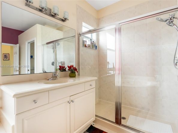15697 SW 53rd St, Miramar FL 33027