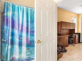 15697 SW 53rd St, Miramar FL 33027
