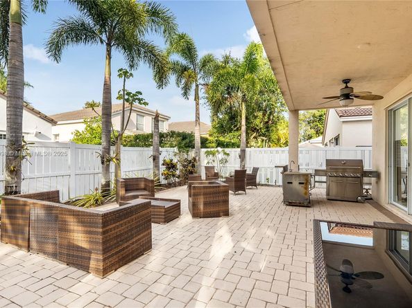 15697 SW 53rd St, Miramar FL 33027