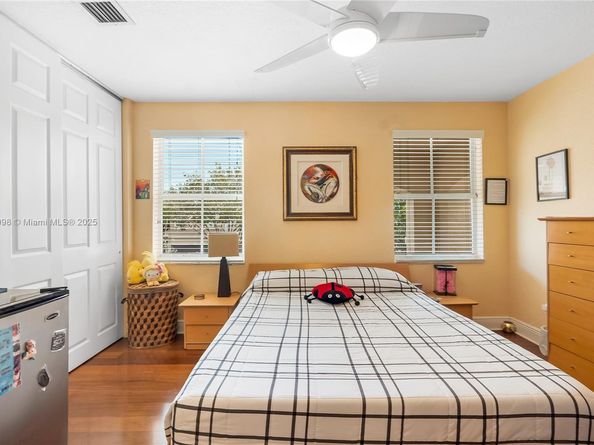 15697 SW 53rd St, Miramar FL 33027
