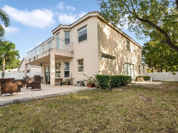 15697 SW 53rd St, Miramar FL 33027