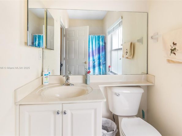 15697 SW 53rd St, Miramar FL 33027