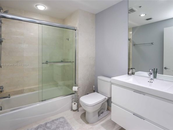 17301 Biscayne Blvd 1201, North Miami Beach FL 33160