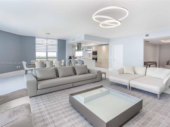17301 Biscayne Blvd 1201, North Miami Beach FL 33160