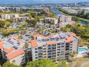 2322 S Cypress Bend Dr 311, Pompano Beach FL 33069