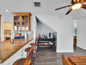 2747 Pinewood Ct, Davie FL 33328