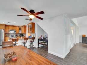 2747 Pinewood Ct, Davie FL 33328