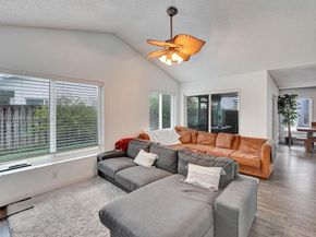 2747 Pinewood Ct, Davie FL 33328