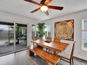 2747 Pinewood Ct, Davie FL 33328