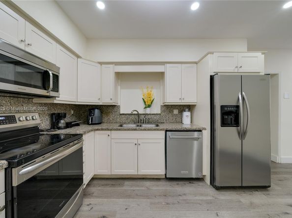 124 SW 51st Pl, Miami FL 33134