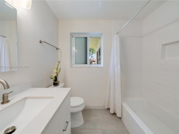 124 SW 51st Pl, Miami FL 33134