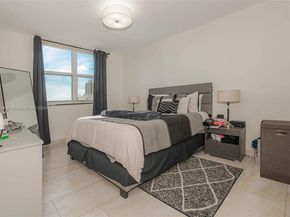 770 Claughton Island Dr 1914, Miami FL 33131