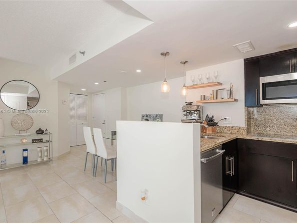 770 Claughton Island Dr 1914, Miami FL 33131