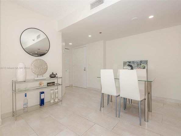 770 Claughton Island Dr 1914, Miami FL 33131