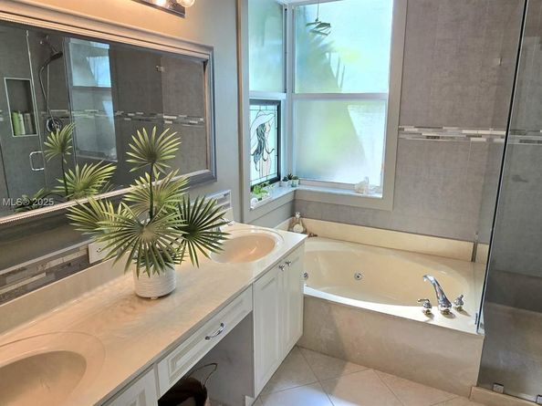 1406 NW 159th Ln, Pembroke Pines FL 33028