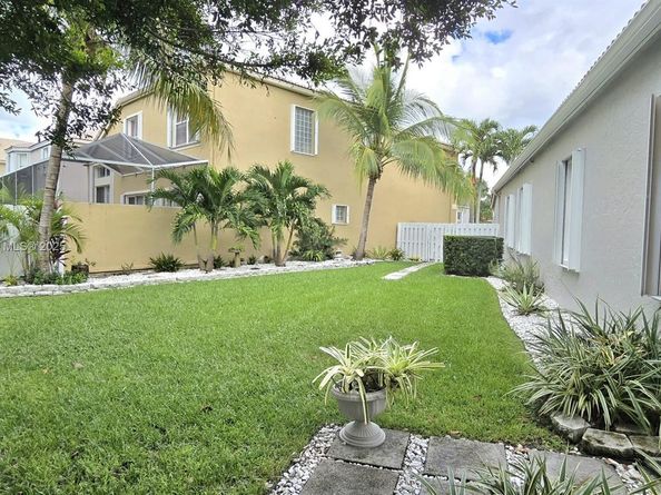 1406 NW 159th Ln, Pembroke Pines FL 33028