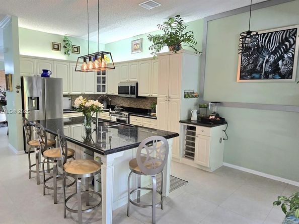 1406 NW 159th Ln, Pembroke Pines FL 33028