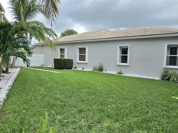 1406 NW 159th Ln, Pembroke Pines FL 33028