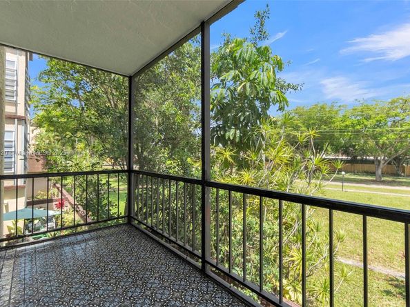 7300 NW 17th St 203, Plantation FL 33313