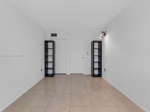 7300 NW 17th St 203, Plantation FL 33313