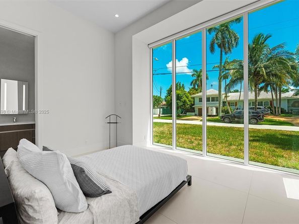 2815 NE 26th Pl, Fort Lauderdale FL 33306