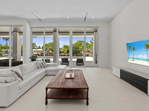 2815 NE 26th Pl, Fort Lauderdale FL 33306