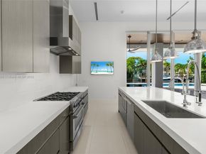 2815 NE 26th Pl, Fort Lauderdale FL 33306