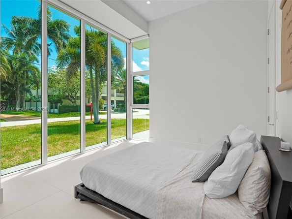 2815 NE 26th Pl, Fort Lauderdale FL 33306