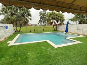 7415 Coldstream Dr, Hialeah FL 33015