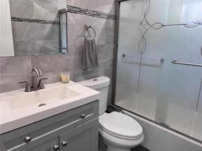 7415 Coldstream Dr, Hialeah FL 33015