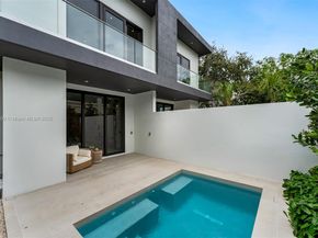 3069 Hibiscus St, Coconut Grove FL 33133