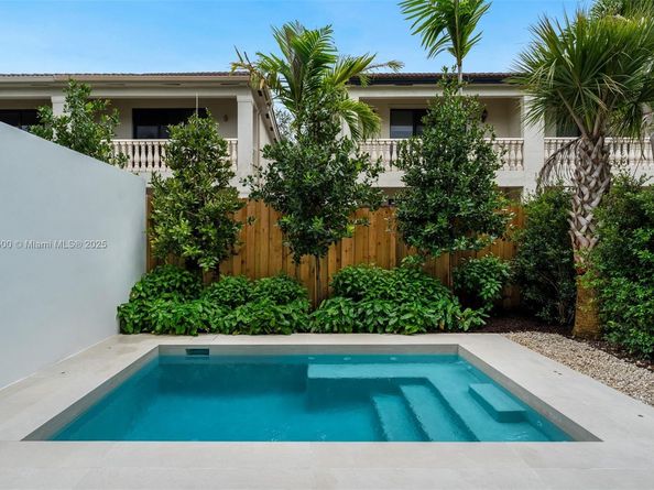 3069 Hibiscus St, Coconut Grove FL 33133