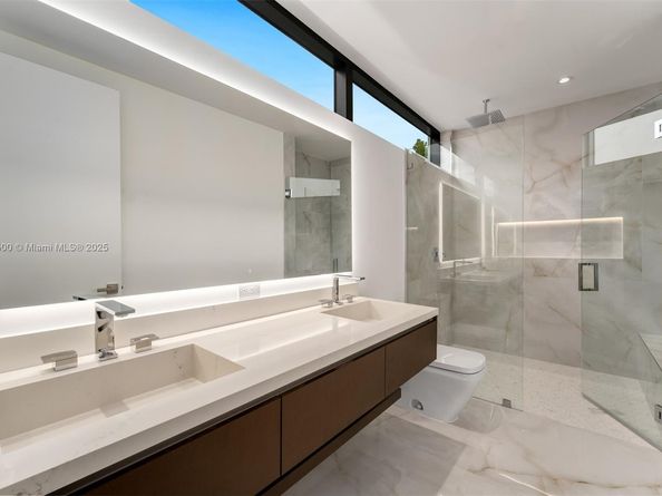 3069 Hibiscus St, Coconut Grove FL 33133