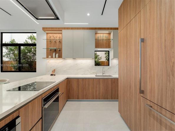 3069 Hibiscus St, Coconut Grove FL 33133