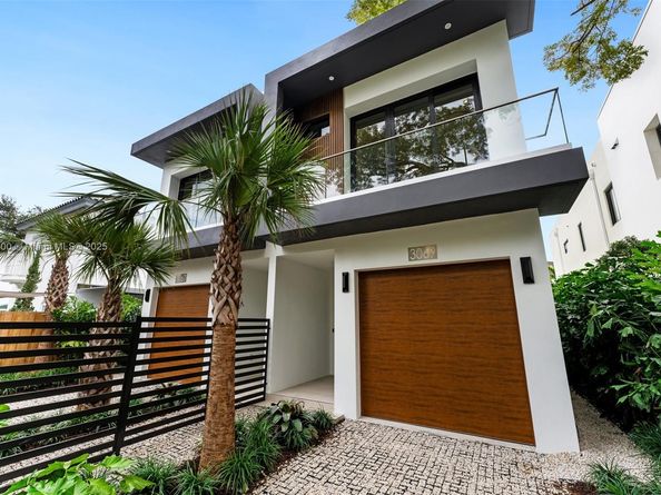 3069 Hibiscus St, Coconut Grove FL 33133