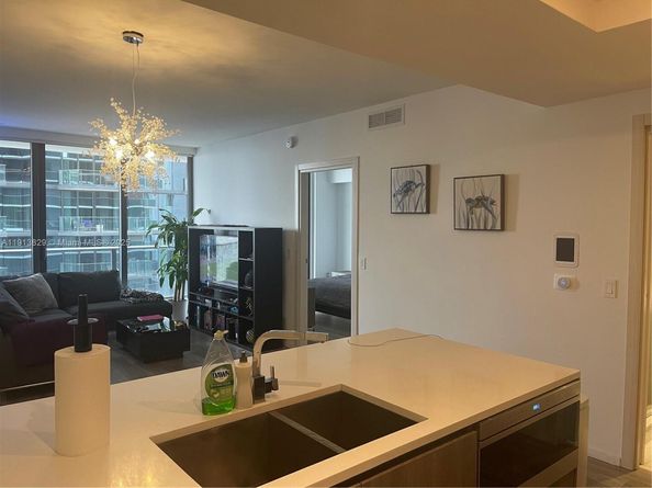 801 S Miami Ave 2207, Miami FL 33130