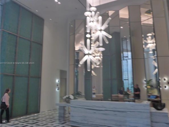 801 S Miami Ave 2207, Miami FL 33130