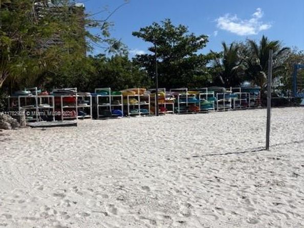 650 NE 64th St G608, Miami FL 33138