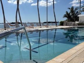 650 NE 64th St G608, Miami FL 33138