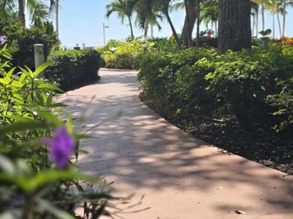 650 NE 64th St G608, Miami FL 33138