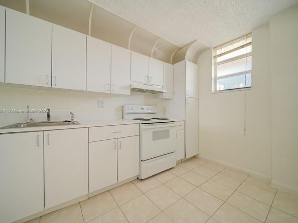 2903 N Miami Beach Blvd 1006, North Miami Beach FL 33160