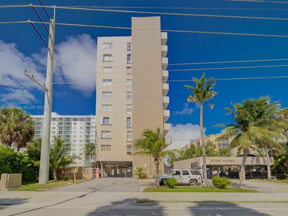 2903 N Miami Beach Blvd 1006, North Miami Beach FL 33160