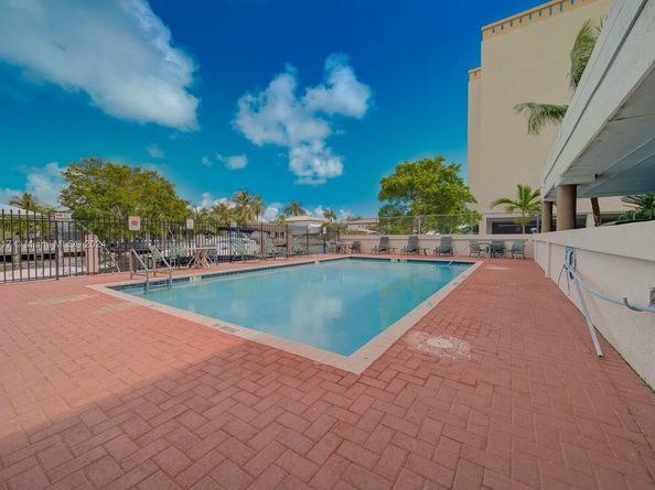 2903 N Miami Beach Blvd 1006, North Miami Beach FL 33160