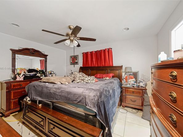 3011 N 74th Ave, Hollywood FL 33024