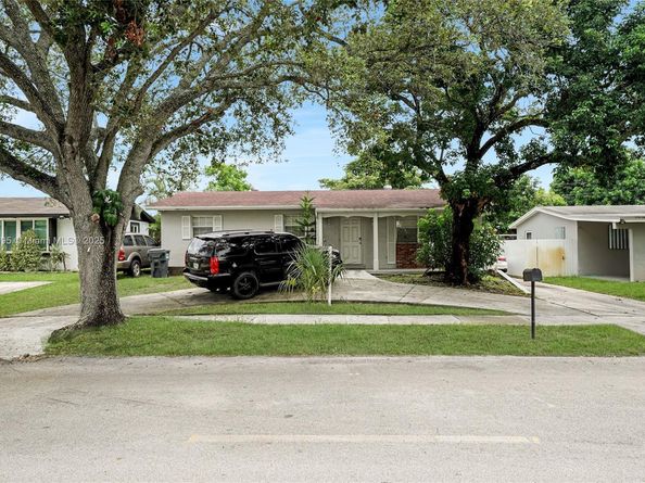 3011 N 74th Ave, Hollywood FL 33024