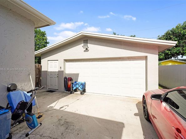 3011 N 74th Ave, Hollywood FL 33024