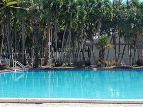 700 NW 214th St 403, Miami Gardens FL 33169