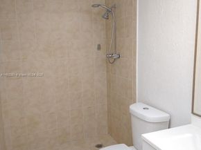 700 NW 214th St 403, Miami Gardens FL 33169