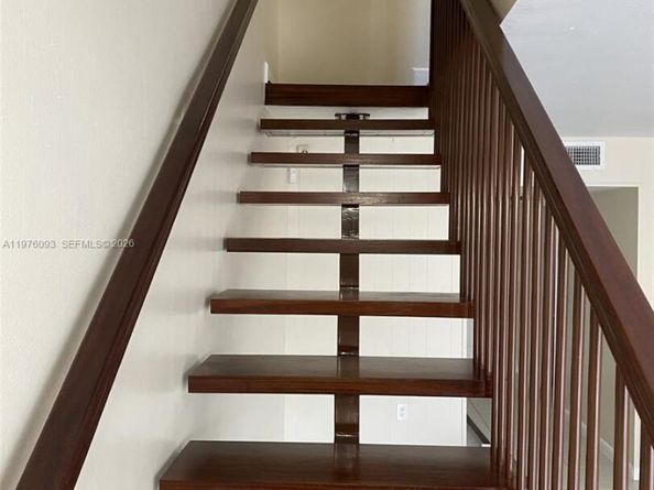 2183 NE 122nd St 2183, North Miami FL 33181