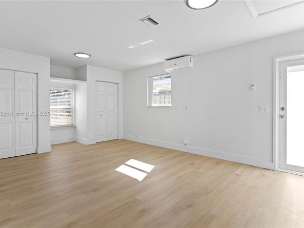5401 Fillmore St, Hollywood FL 33021